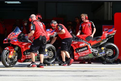 Ducati admite que podr&iacute;a seguir con el motor de 2024 en la GP25