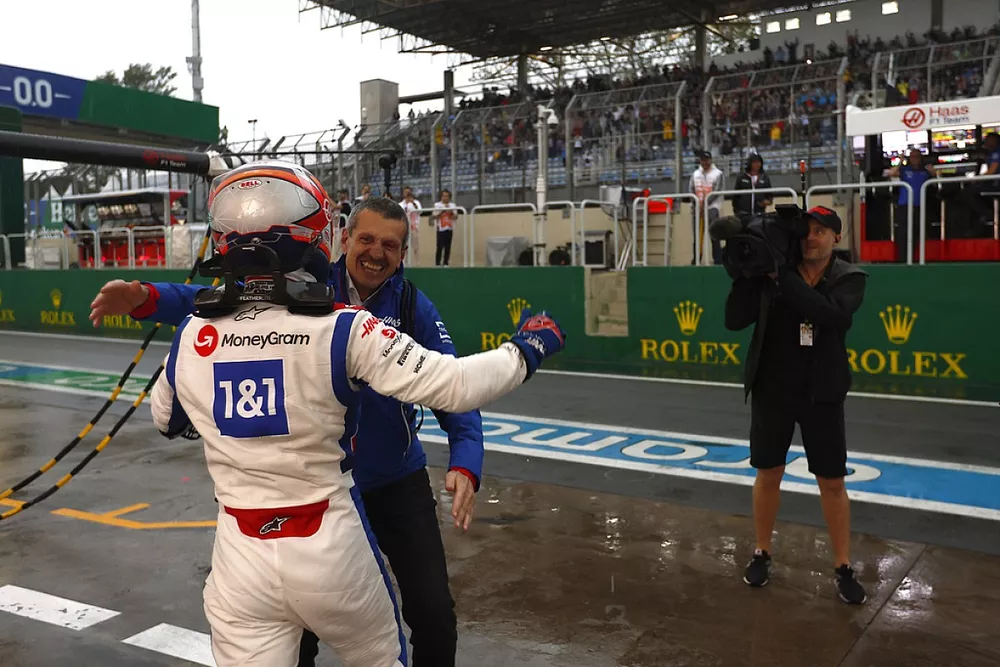 Pole man Kevin Magnussen, Haas F1 Team, celebrates with Guenther Steiner, Team Principal, Haas F1