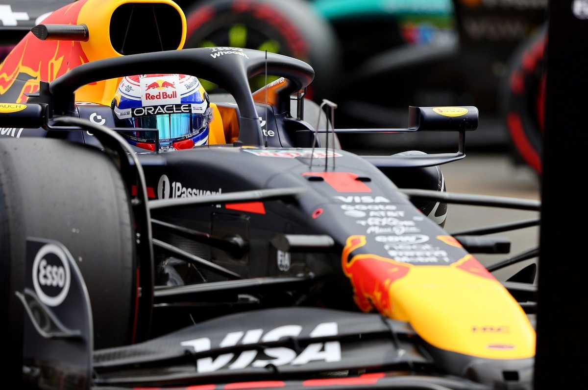 Analysis: How Verstappen swept to pole over Piastri in a thrilling Silverstone shootout