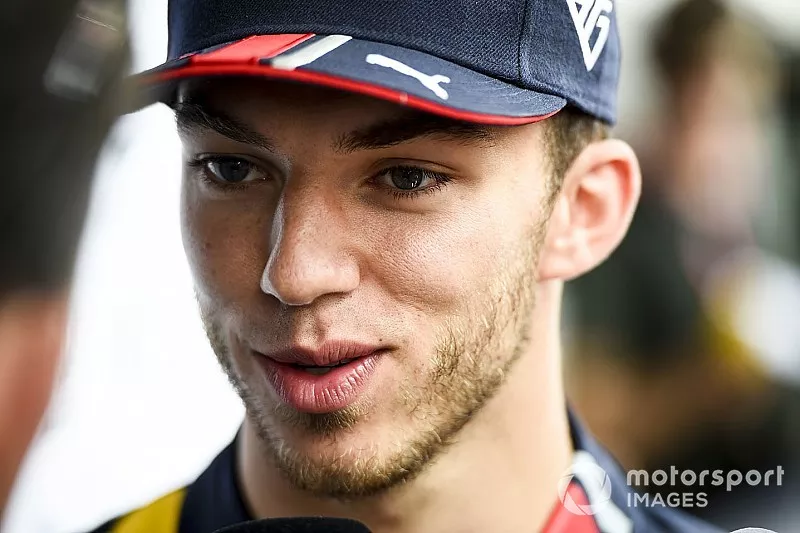 Pierre Gasly, Red Bull Racing habla con los medios de comunicaci&oacute;n