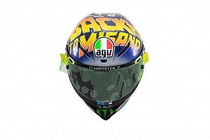 In beeld: Rossi presenteert Back to Misano-helm