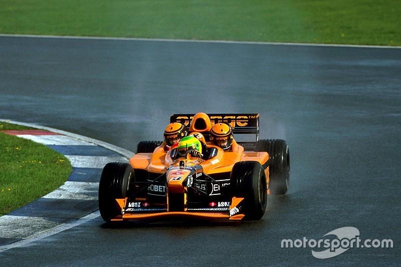 GALERÍA: Hace 18 años, Arrows presentó el innovador F1 de tres plazas