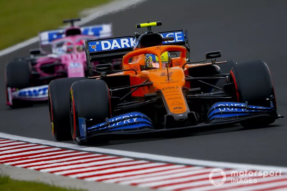 Lando Norris, McLaren MCL35, Sergio P&eacute;rez, Racing Point RP20