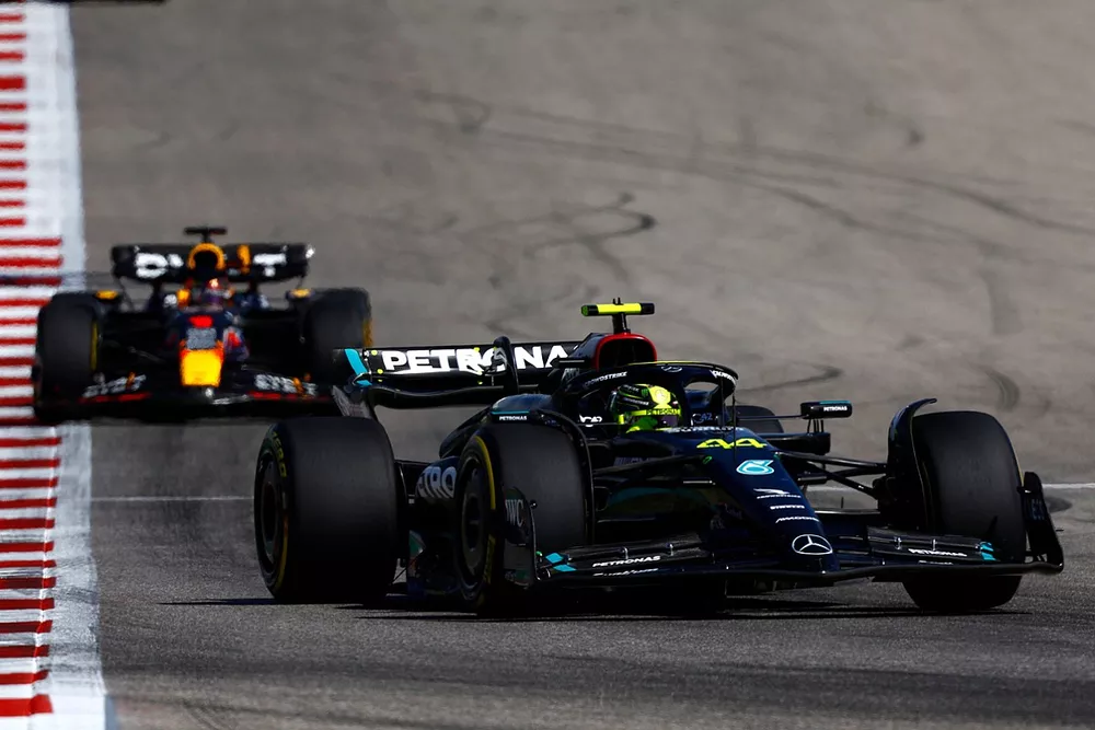 Lewis Hamilton, Mercedes F1 W14, Max Verstappen, Red Bull Racing RB19, Oscar Piastri, McLaren MCL60