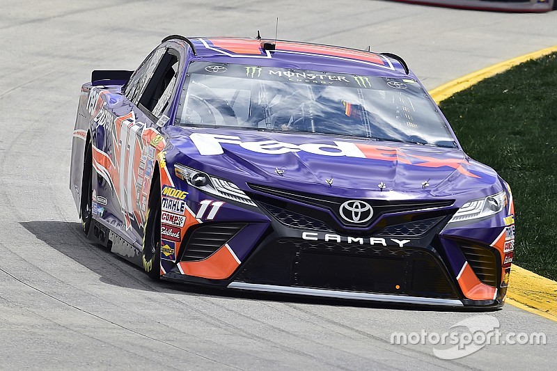 Hamlin domina la primera práctica y Suárez choca