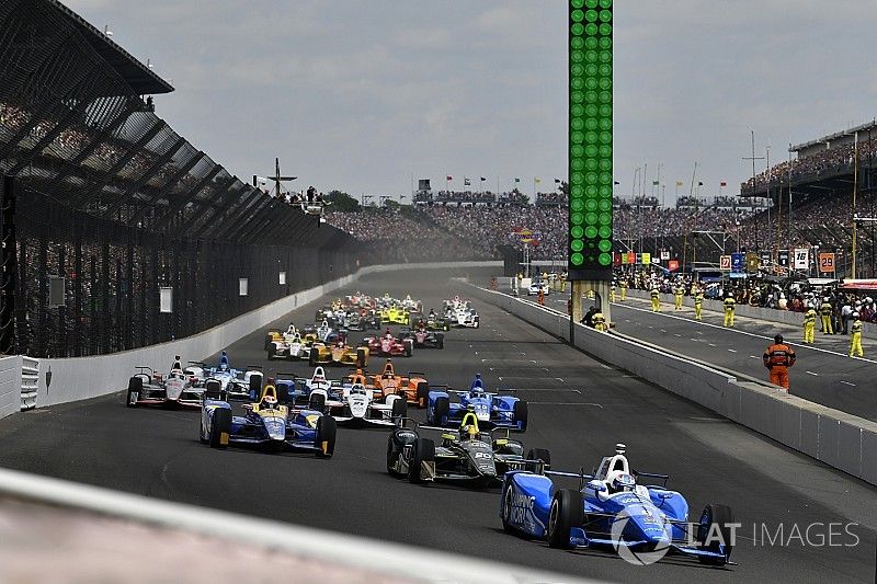 Start: Scott Dixon, Chip Ganassi Racing Honda leads