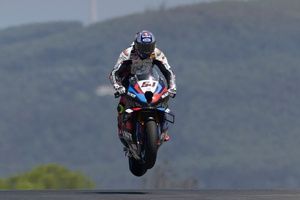 Toprak Razgatlioglu hace historia con 12 victorias consecutivas en el WSBK