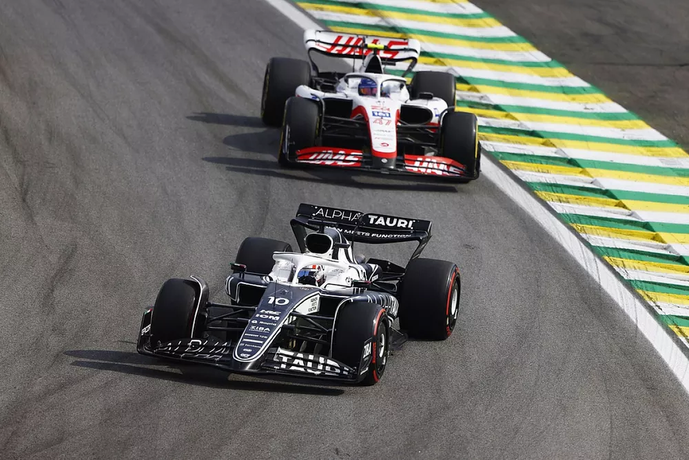 Pierre Gasly, AlphaTauri AT03, Mick Schumacher, Haas VF-22
