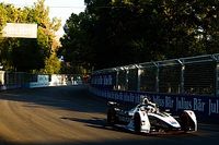 L&oacute;pez lidera la segunda pr&aacute;ctica en Santiago