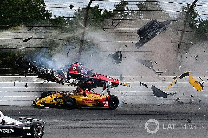 Wickens, Pocono'da yaptığı kötü kazanın ardından hastaneye kaldırıldı