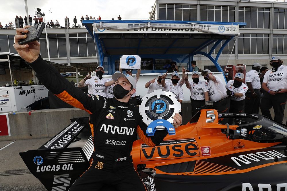 Ganador de la pole Patricio O'Ward, Arrow McLaren SP Chevrolet