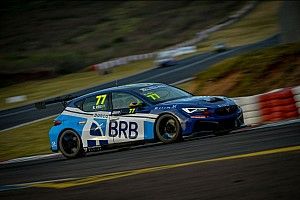 Reis lidera dobradinha da W2 Pro GP em Rivera pelo TCR South America