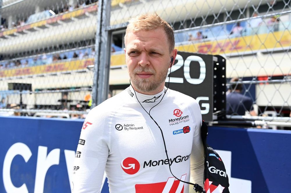 Kevin Magnussen, Haas F1 Team, en la parrilla de salida