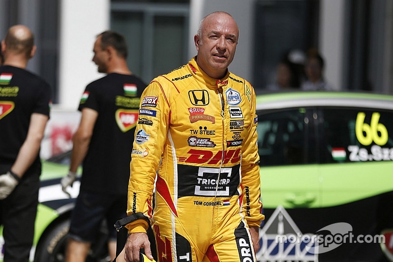 Tom Coronel deve scegliere l'auto per il WTCR 2019, affiancato ancora da DHL