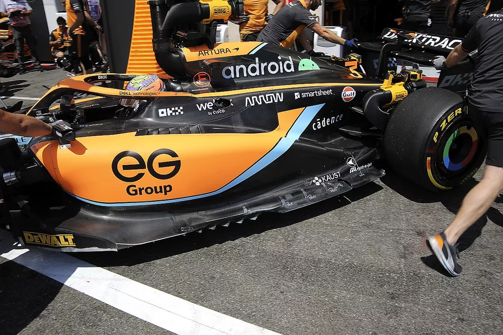 McLaren MLC36 floor