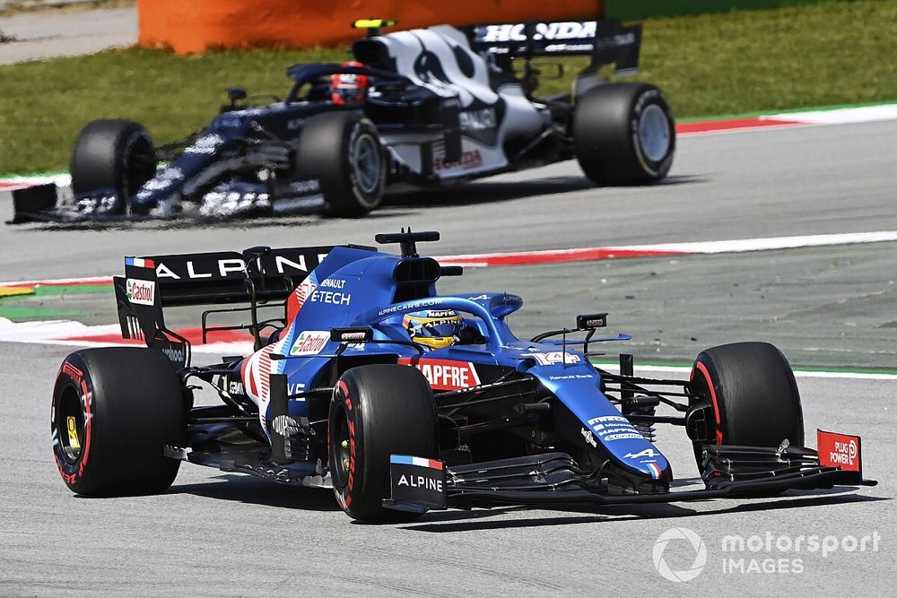 Fernando Alonso, Alpine A521, Pierre Gasly, AlphaTauri AT02