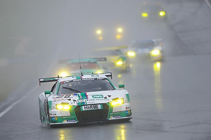 VLN 4: De Phillippi/Mies schwimmen für Audi zum Nordschleifen-Sieg