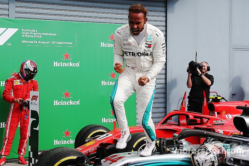 Hamilton le arruinó la fiesta a Ferrari en Italia