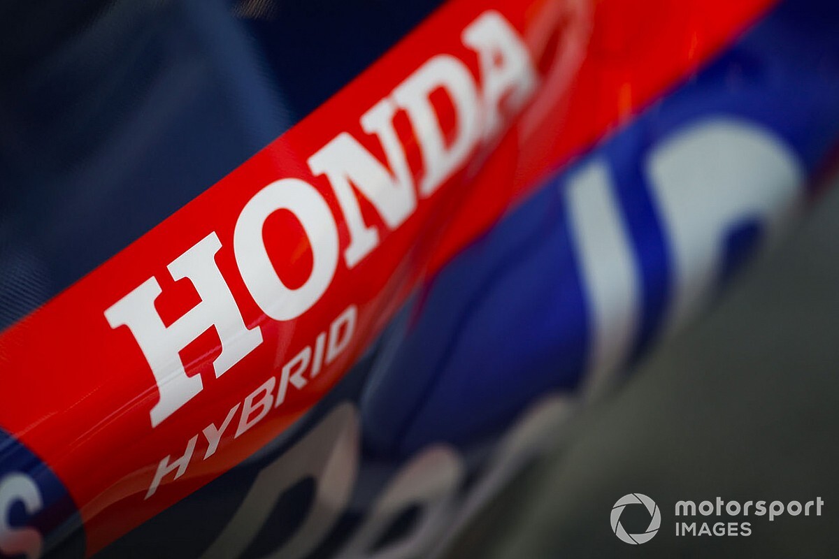 Honda и Mercedes станут титульными спонсорами Гран При