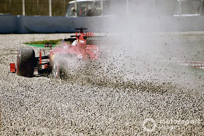 Sebastian Vettel, Ferrari SF1000 hace un trompo