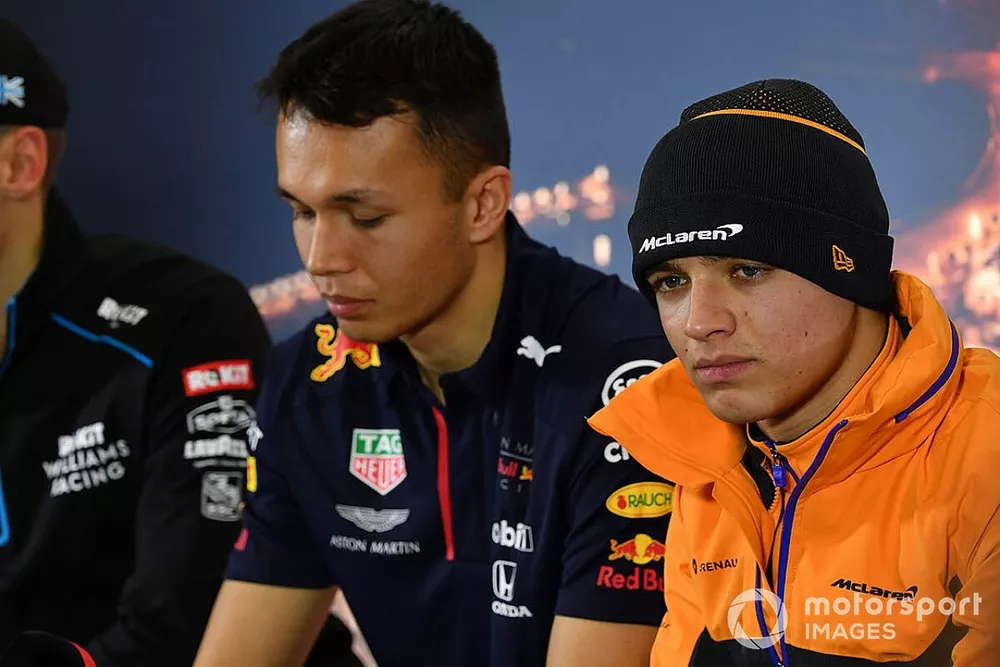 George Russell, Williams Racing, Alexander Albon, Red Bull Racing en Lando Norris, McLaren in de persconferentie
