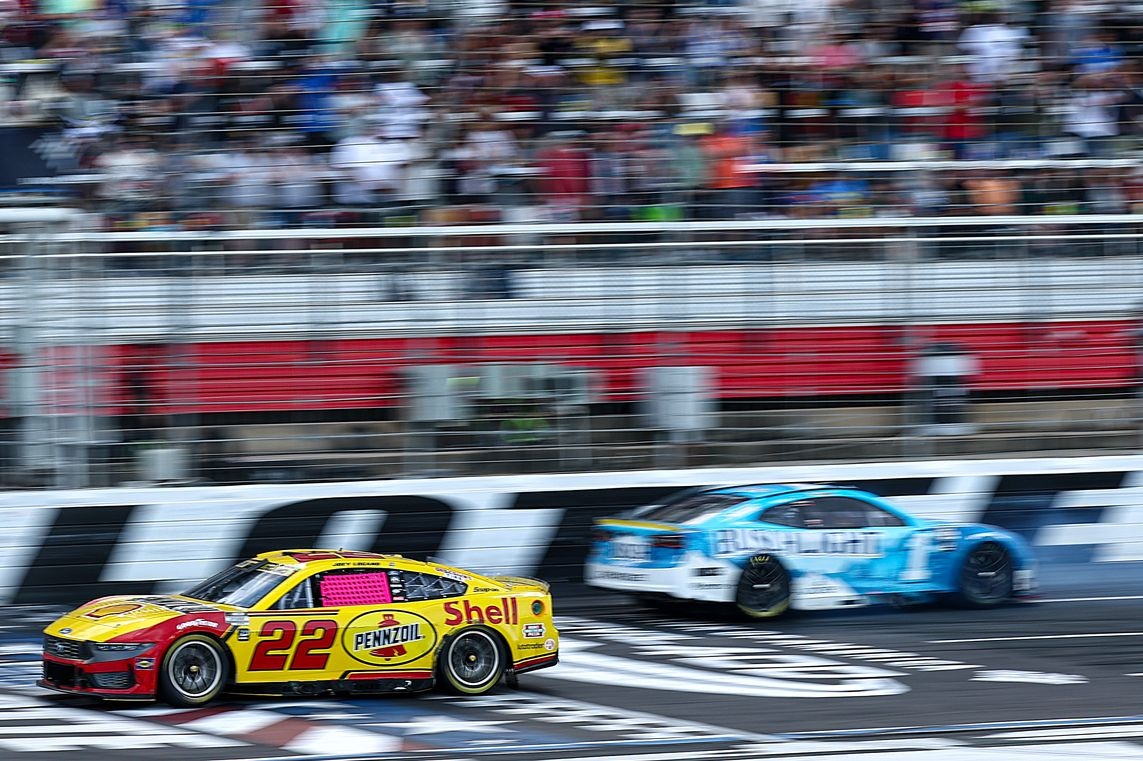 Ross Chastain wrecks Hamlin, reverses across finish in Roval desperation