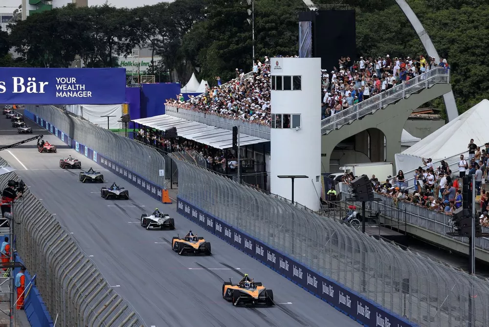 Jake Hughes, McLaren