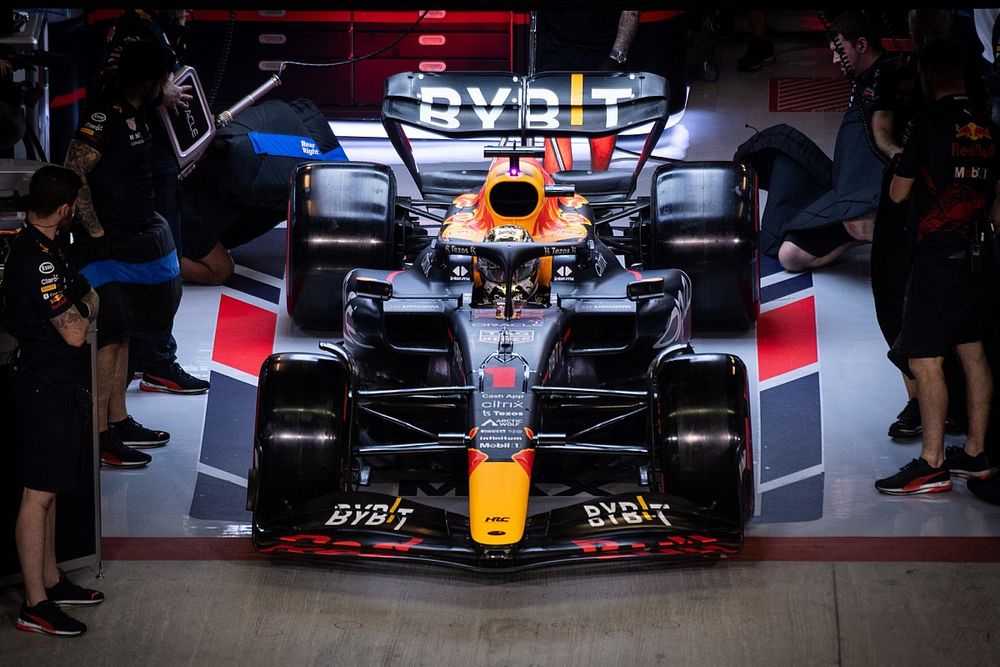 Max Verstappen, Red Bull Racing RB18, leaves the garage