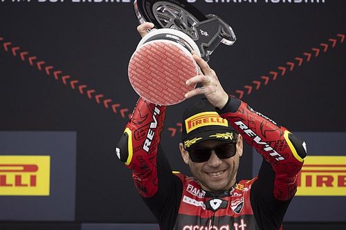 Bautista gana por la m&iacute;nima a Rea en la carrera Superpole de Assen