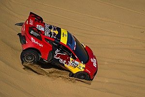 Loeb sobrevive al caos en Ha'il gracias a Al Attiyah