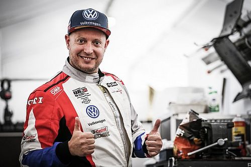 Huff arrancó adelante en Macao