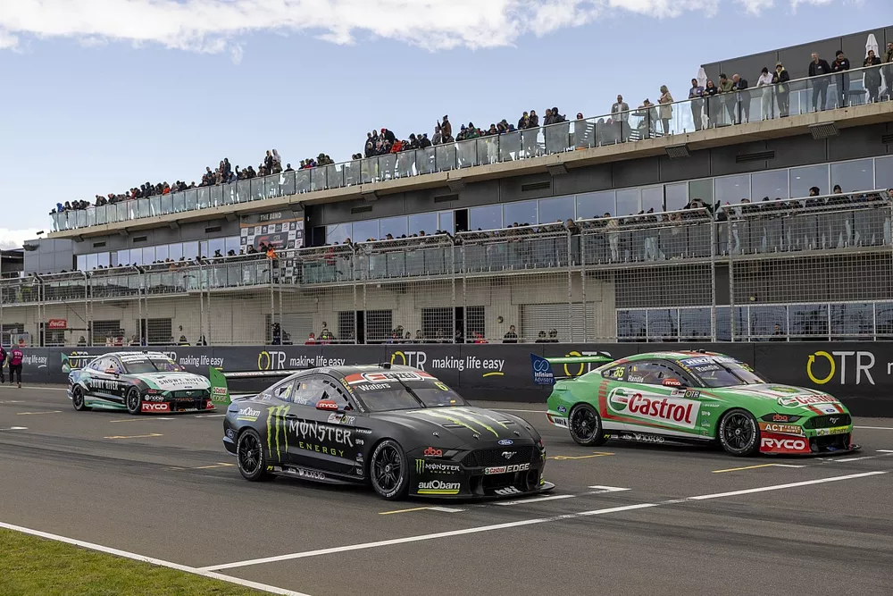 Start action, Cameron Waters, Tickford Racing Ford, Thomas Randle, Tickford Racing Ford