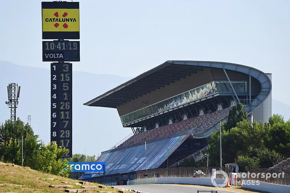 The Barcelona Scoring Tower And Empty Pit Straight Grandstand