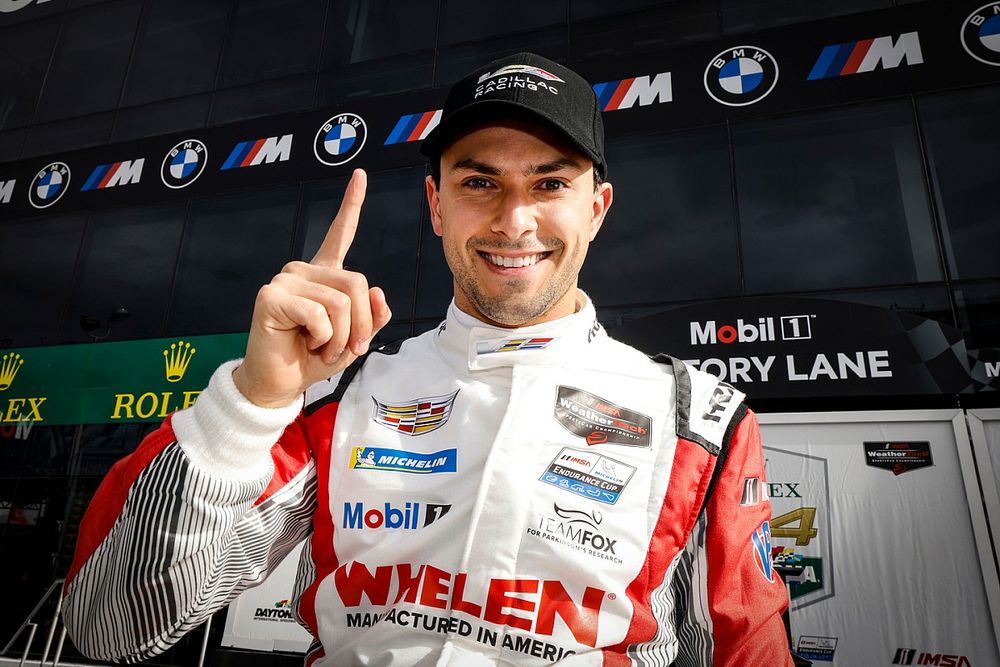 #31 Action Express Racing Cadillac V-Series.R: Pipo Derani