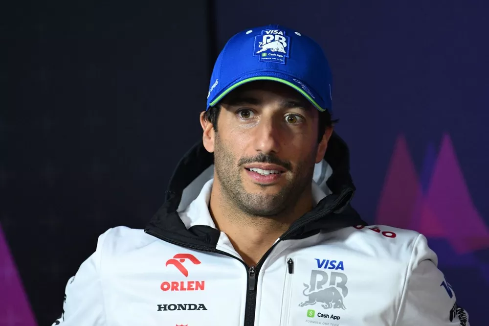 Daniel Ricciardo, aplicativo Visa Cash da equipe RB F1 