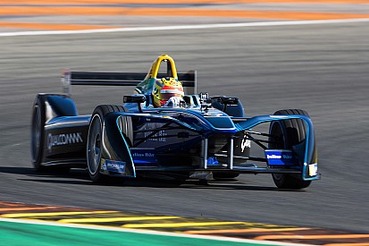 Eski F1 pilotu Haryanto ilk Formula E testini tamamladı
