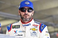 Jimmie Johnson no se explica el consumo de combustible