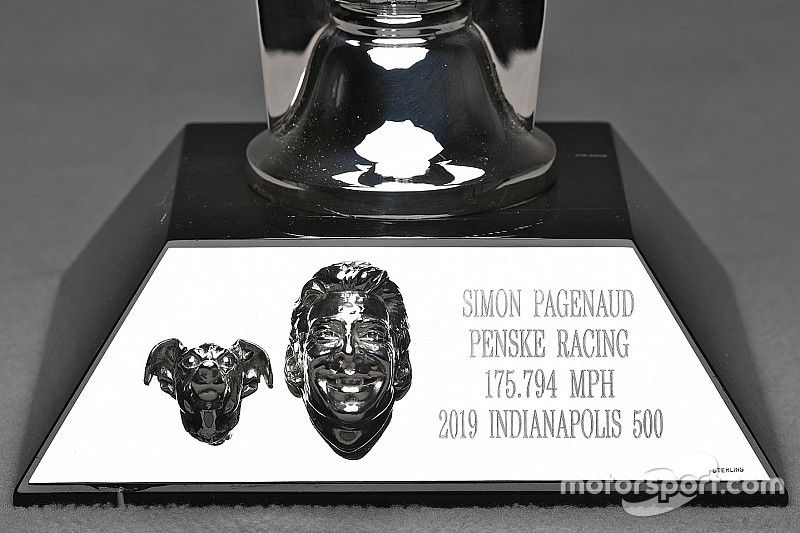 Trofeo Beb&eacute; Borg-Warner Simon Pagenaud con el perro Norman