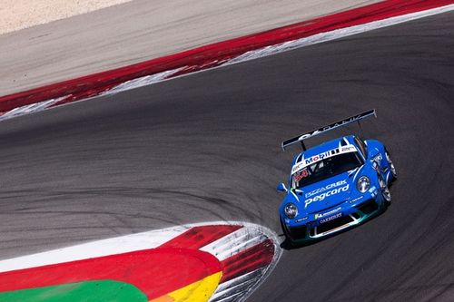 Porsche Cup: Chaves sobrevive ao caos e converte pole em vitória na corrida 1 da Sprint Challenge no Estoril