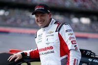 Michael McDowell logra la pole en Talladega para la NASCAR Cup