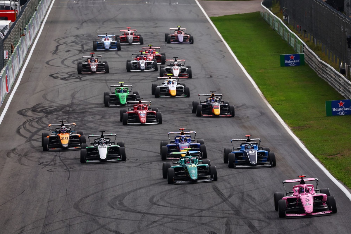 F1 Academy driver Aiva Anagnostiadis shares injury update: