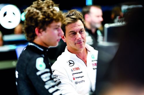 Wolff: "¿Kimi? Comete errores y cosas buenas. Exactamente lo que esperamos"