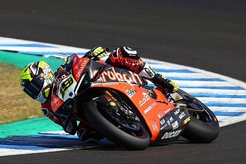 Bautista arranca mandando en Jerez y Baz se cae en la vuelta de Ten Kate