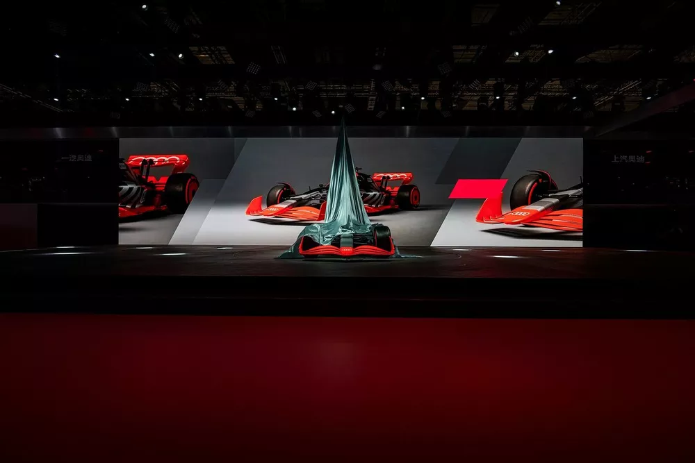 Le PDG d'Audi, Markus Duesmann, lors d'une conf&eacute;rence de presse au salon de Shanghai