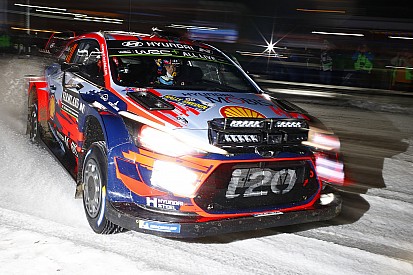 İsveç Rallisi 1. etap: Neuville, Ogier'nin 0.8 saniye önünde lider