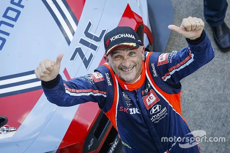 Race winner Gabriele Tarquini, BRC Racing Team Hyundai i30 N TCR