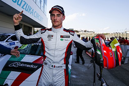 L'esultanza di Ceccon: "Grande weekend per tutti noi di Alfa Romeo, domani riproverò a vincere!"