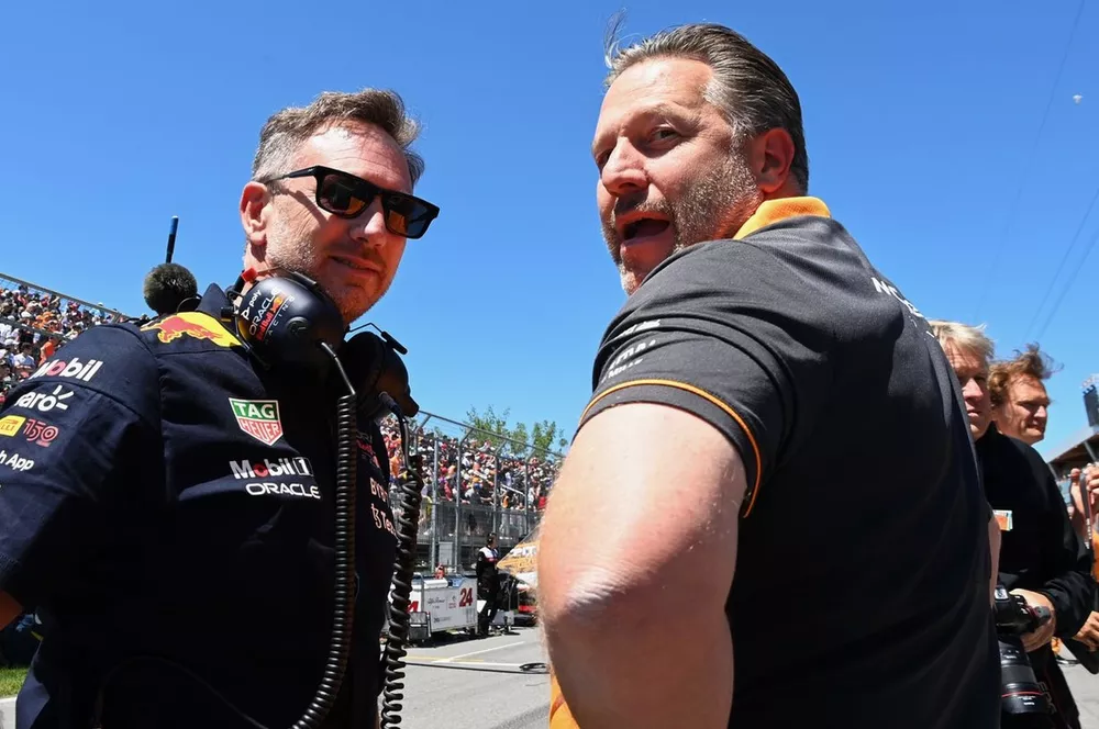 Christian Horner, team principal, Red Bull Racing, Zak Brown, PDG, McLaren Racing, sur la grille