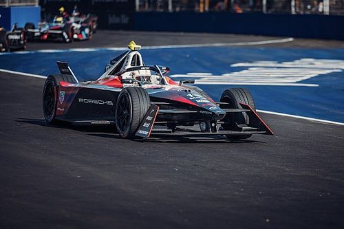 Porsche takes lead in Formula E championship with podium in India