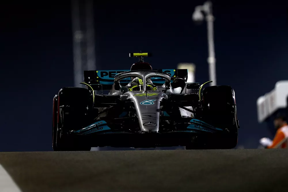 Lewis Hamilton, Mercedes W13